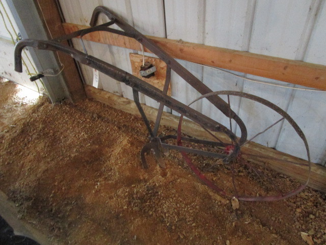 lot 123 image: ANTIQUE WALK BEHIND CULTIVATOR