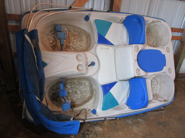 lot 126 image: PLAY MATE PEDAL BOAT FOR 5