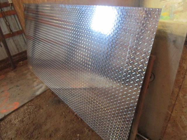 lot 127 image: DIAMOND PLATE STAINLESS STEEL