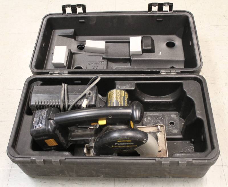 Panasonic Cordless Metal Cutter