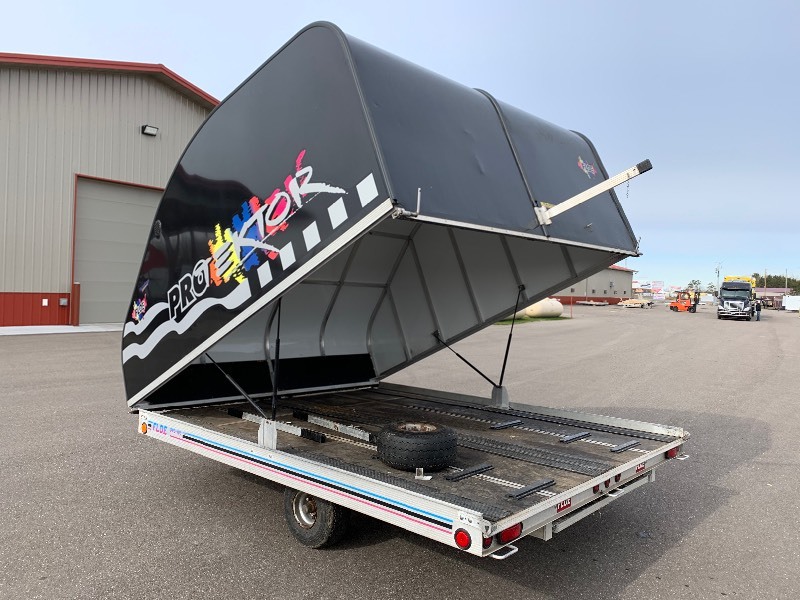 lot 2 image: 1999 FLOE PRO 101X10 COVERED SNOMOBILE TRAILER NO RESERVE