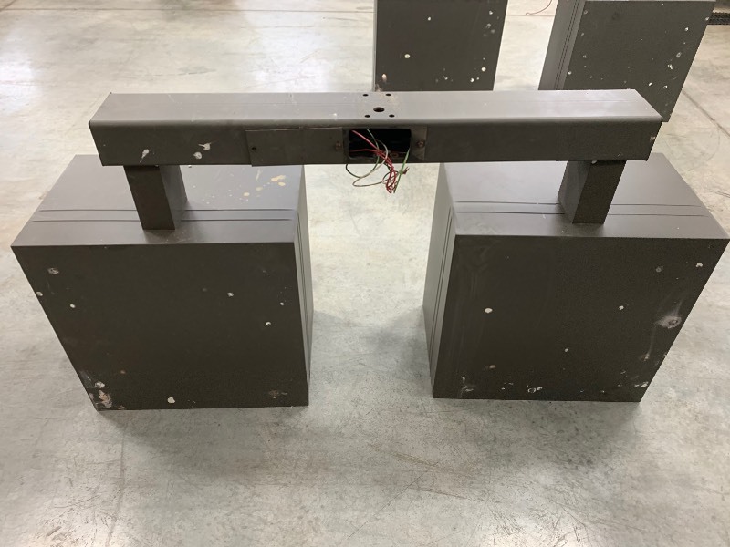 lot 5 image: EXTERIOR LIGHT POLE FIXTURES NO RESERVE