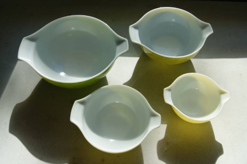 Lot of 4 Bowls