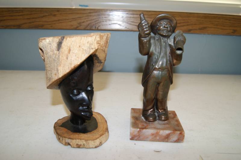 2 Sculptures