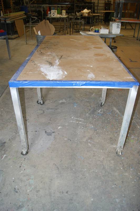 lot 026 image: Metal Rolling Table