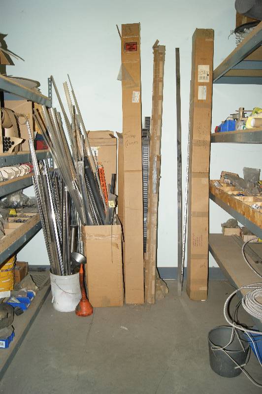 lot 040 image: Lot of Misc. Stuff