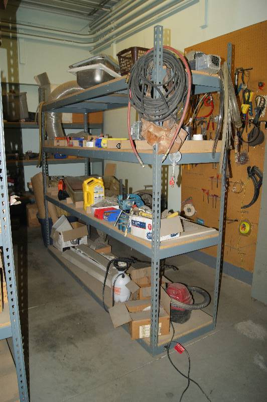 lot 042 image: Shelf and Contents