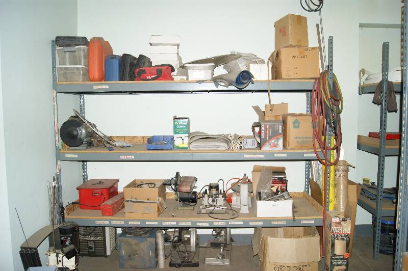 lot 045 image: Shelf and Contents