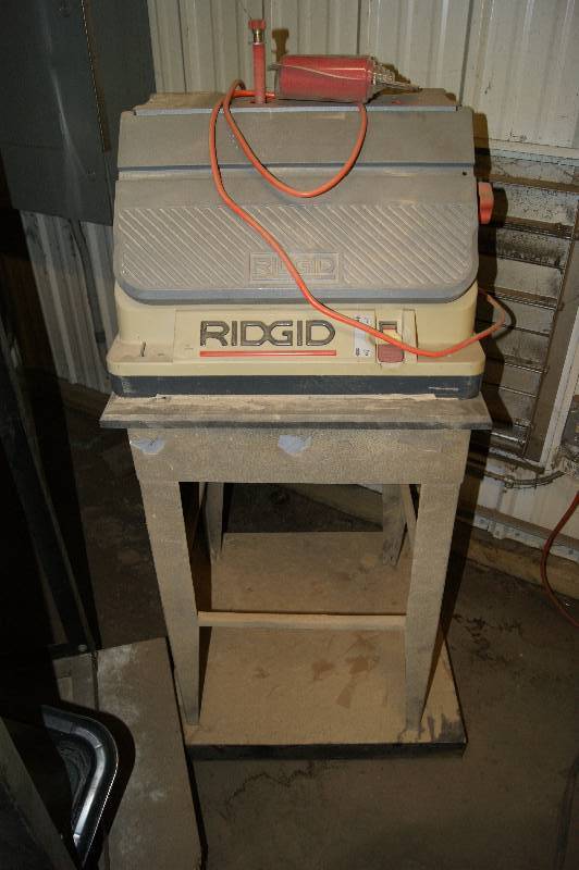 lot 053 image: Ridgid Oscillating Edge Belt Sander