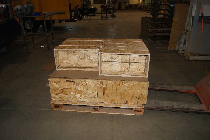lot 057 image: Pallet of Plywood Boxes
