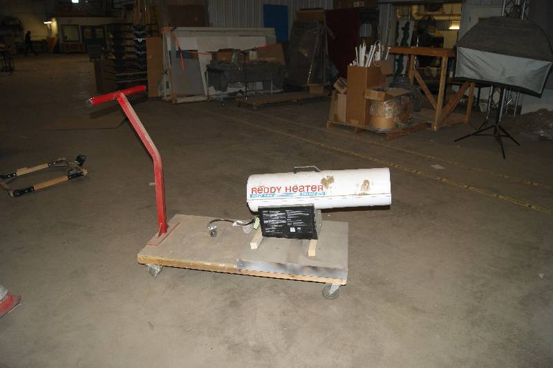 lot 059 image: Reddy Heater and Cart