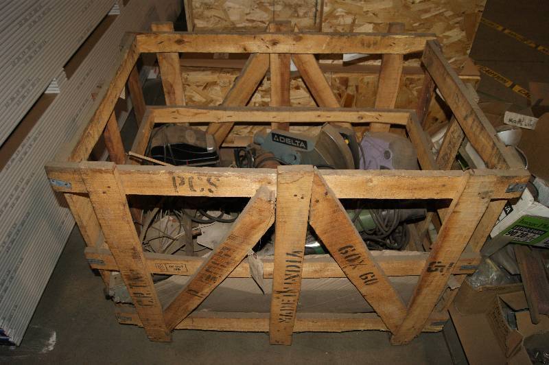 lot 063 image: Pallet of Tools