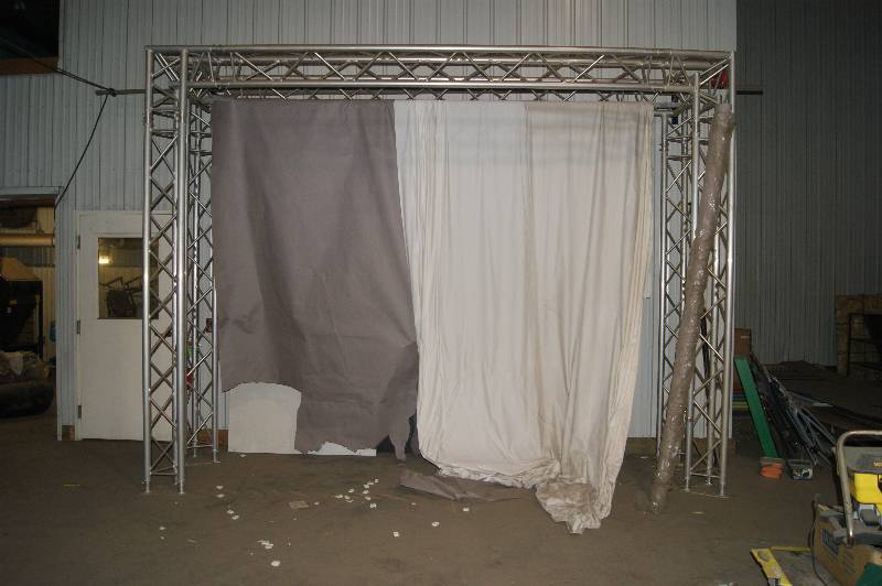 lot 065 image: Aluminum Stage Lighting Truss Set