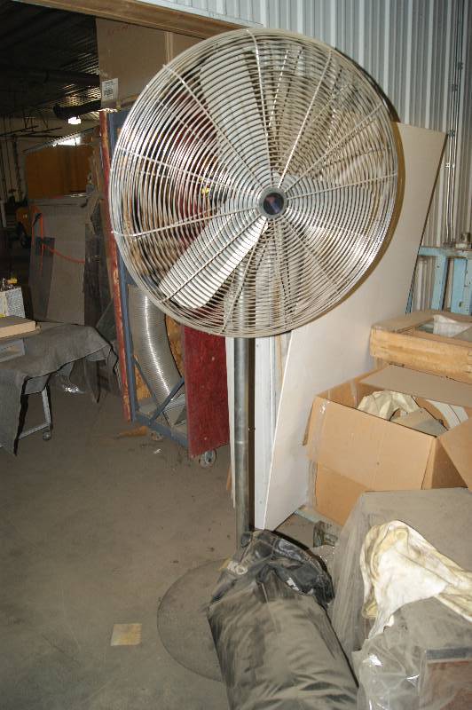 lot 067 image: Fan