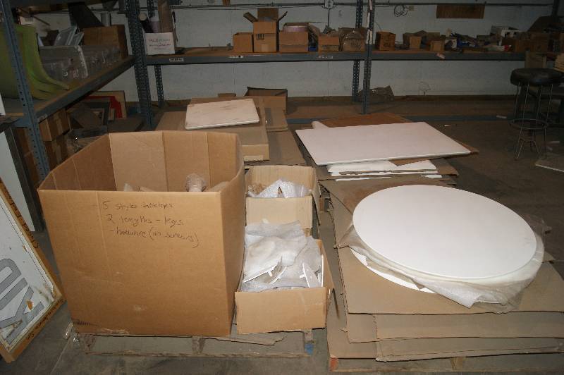 lot 094 image: Tables