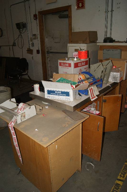 lot 096 image: Shipping Supplies