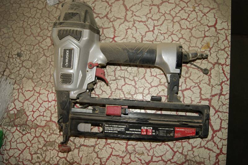 lot 153 image: Pneumatic Nail Gun