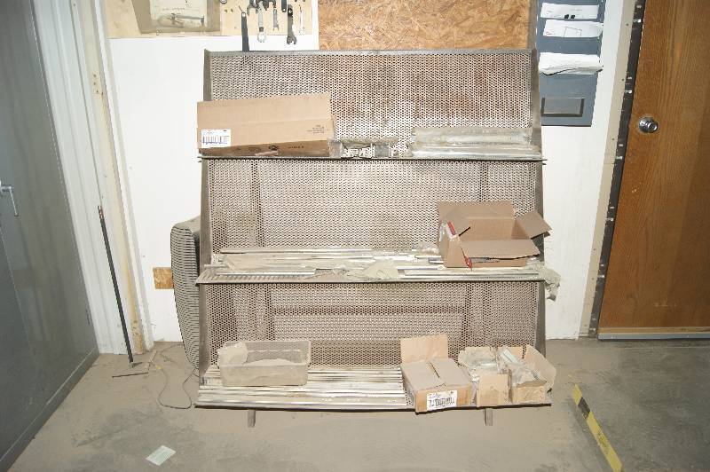 lot 097 image: Shelf and Hardware