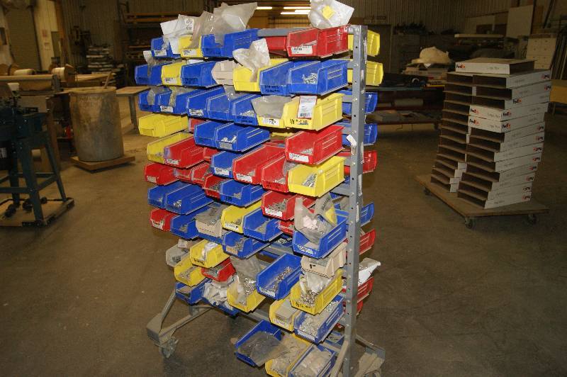 lot 114 image: Containers and Contents