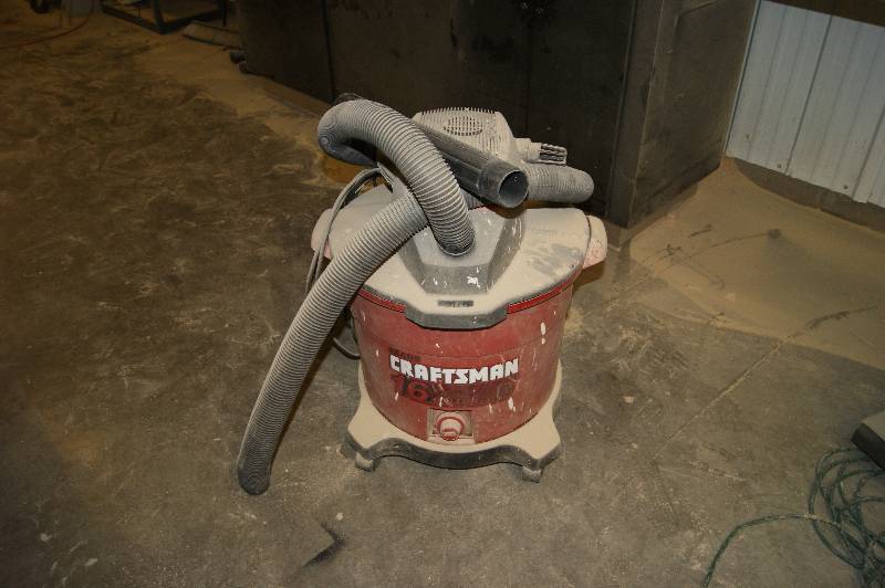 lot 135 image: Vacuum