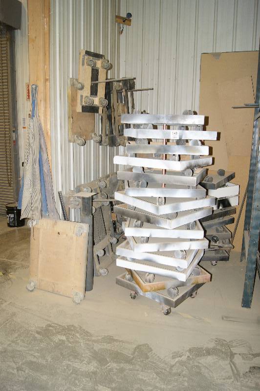 lot 148 image: Lot of carts