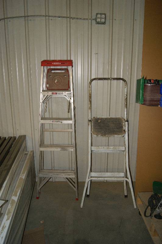 lot 159 image: 6 Ladder and Step Stool