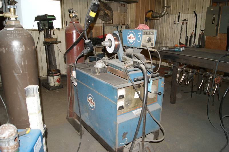 lot 173 image: Miller Welder and Cart