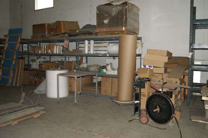 lot 190 image: Lots of Shipping Supplies
