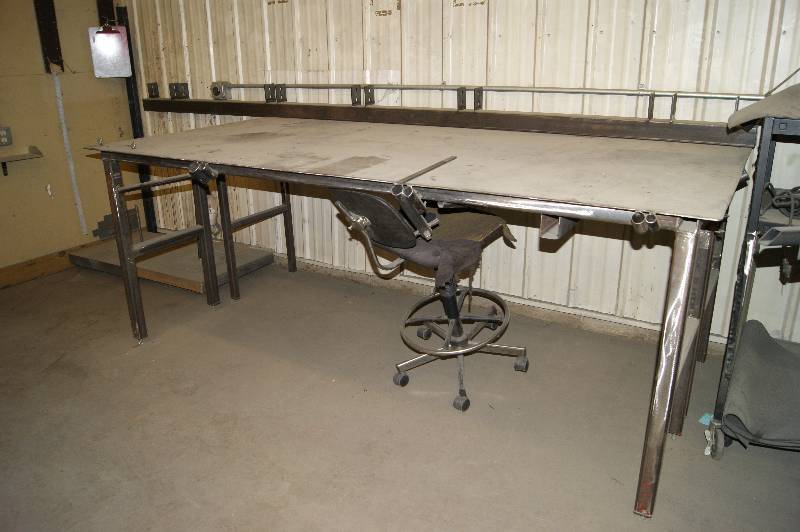 lot 209 image: Metal Table