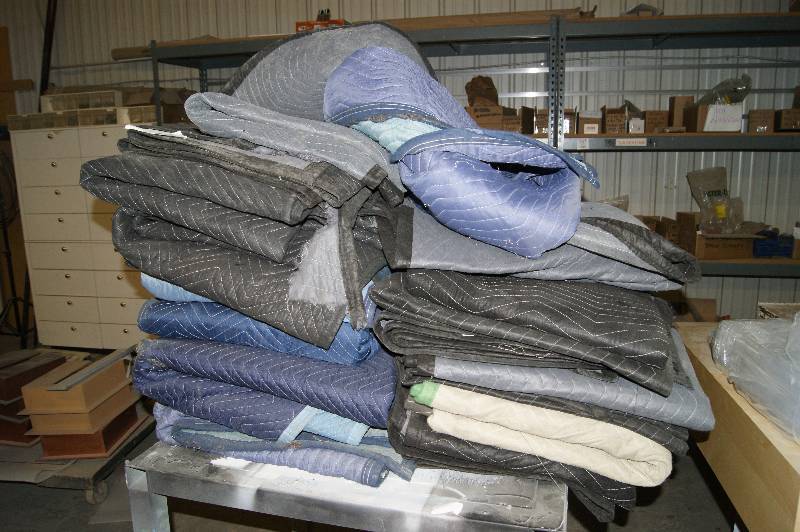 lot 191 image: Lot of Moving Blankets