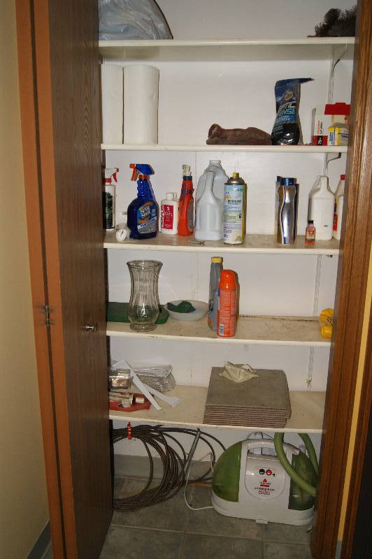 lot 207 image: Contents of Closet