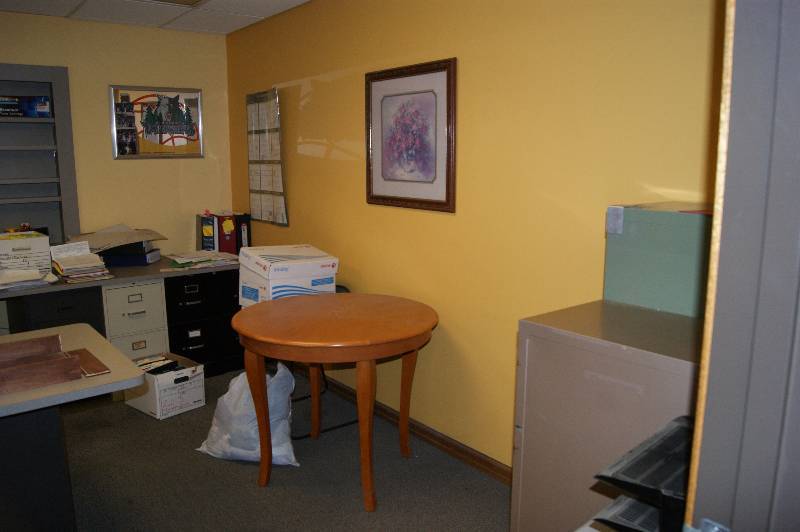 lot 231 image: Office Furniture