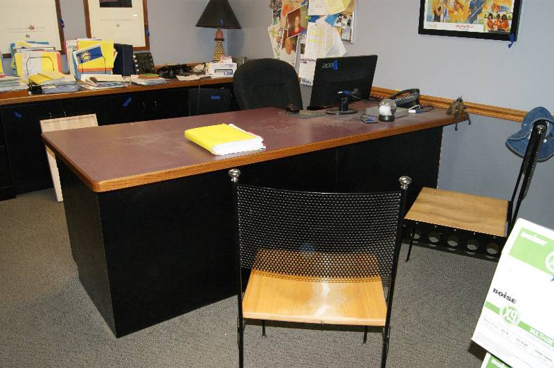 lot 233 image: Office Furniture