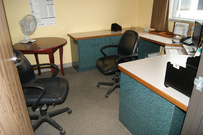 lot 236 image: Office Furniture