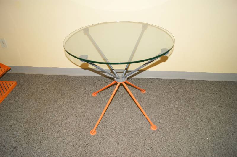 lot 252 image: Glass Table