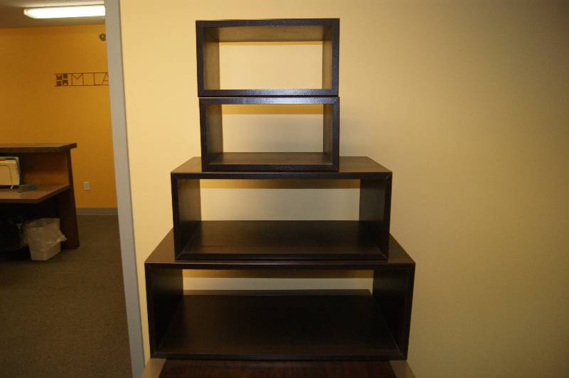 lot 255 image: (4) boxes