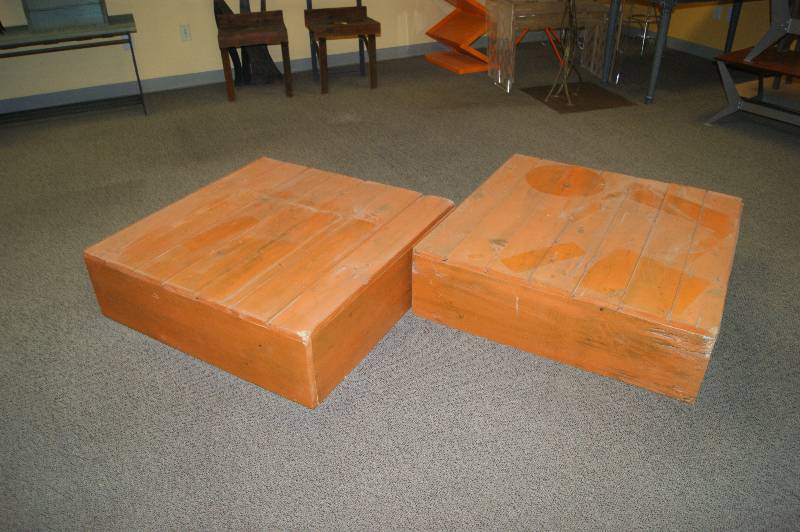 lot 260 image: (2) Wood Boxes