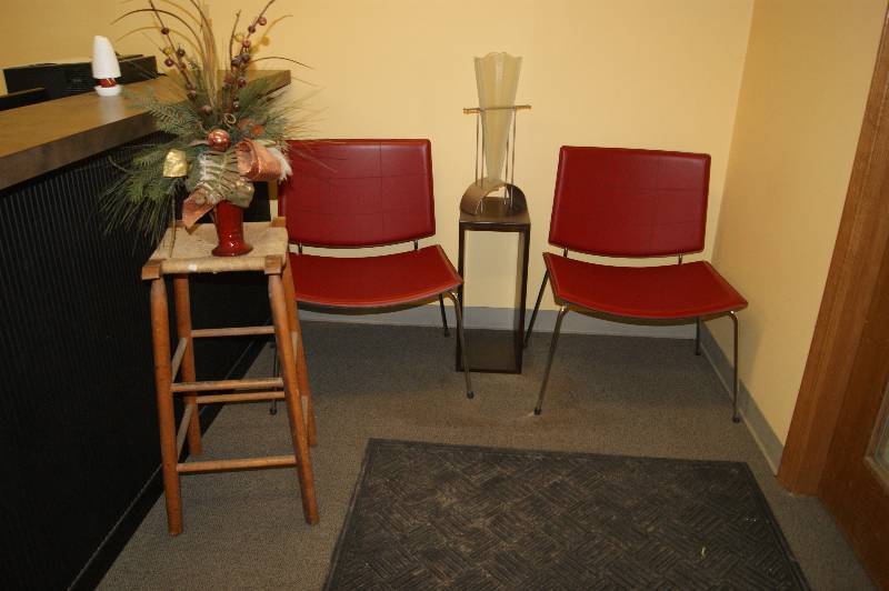 lot 262 image: Decor - Furniture