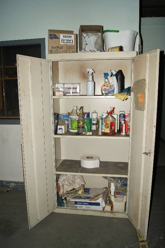 lot 268 image: Metal Cabinet & Contents