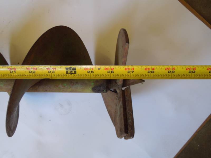 lot 39 image: 9x28 Hydraulic Post Hole Auger Digger Bit