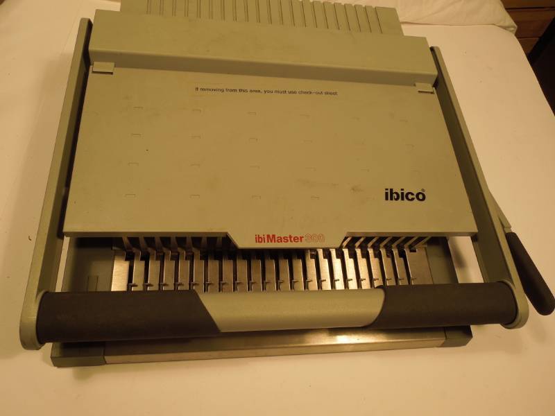 lot 20 image: IBI Master 300 Punch for Plastic Binding (GBC Punch)