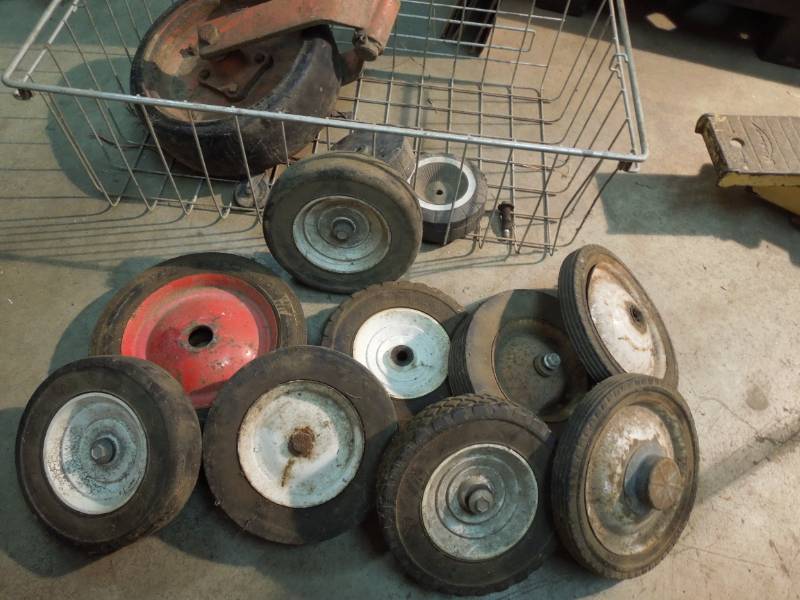 lot 11 image: Wheel Lot