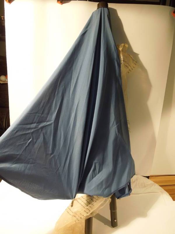 lot 37 image: Blue Patio Umbrella and Stand - 6 diam.
