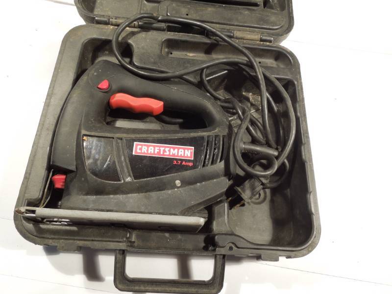 lot 66 image: Craftsman 3.7 amp Sabre Saw with Case