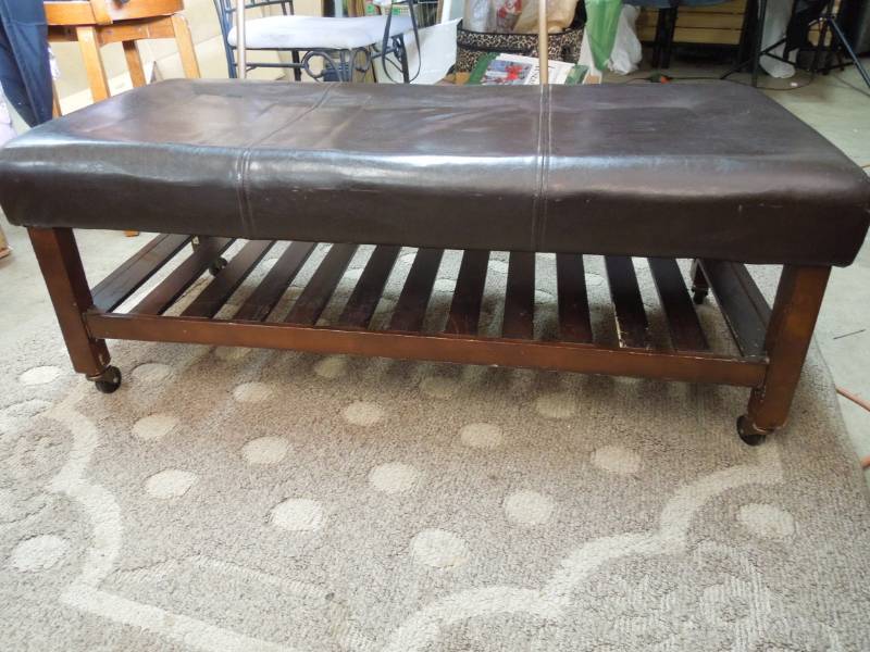 lot 3 image: Bench with Wheels and shelf