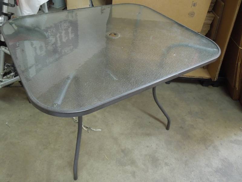 lot 92 image: Glass Patio Table with Umbrella Hole - 38x32