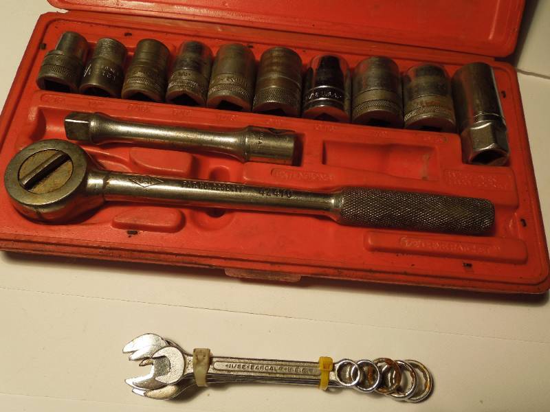 lot 97 image: 12 SK Socket Set & 5 BoxOpen End Wrenches