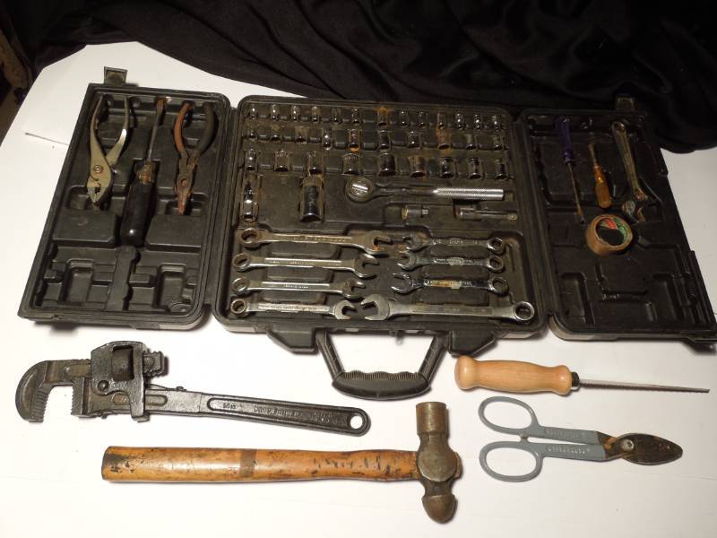 lot 98 image: Misc tools inc. Wrenches, Pipe Wrench, 38 Socket Set