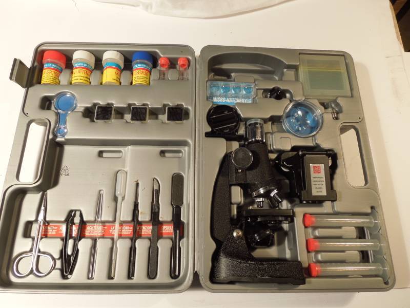 lot 155 image: Microscope Set