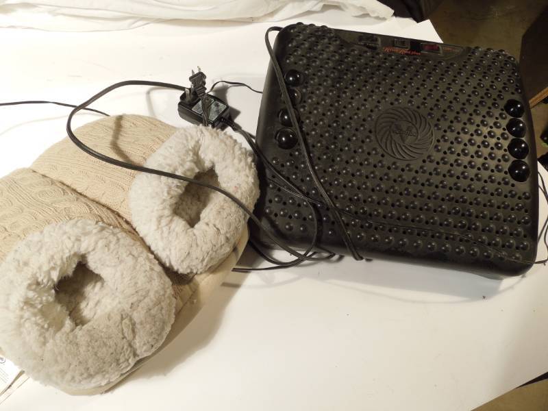 lot 169 image: 2 Electric Foot Warmers